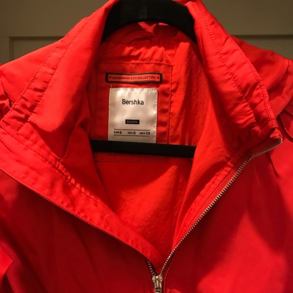 Red rain jacket - Picture 6 of 8